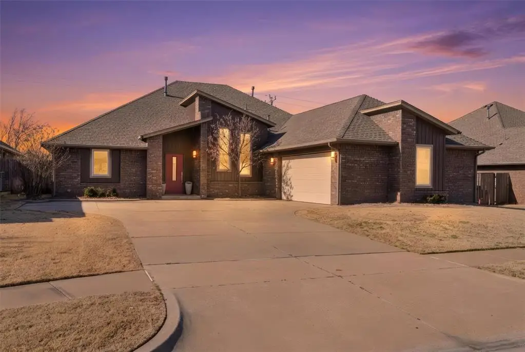 17705 Sparrow Hawk Lane, Edmond, OK 73012 - Image #1