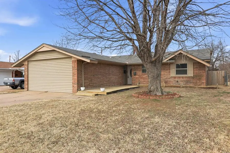 117 SW 6th Street, Moore, OK 73160 - #2