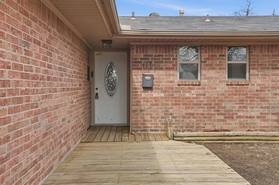 117 SW 6th Street, Moore, OK 73160 - #3