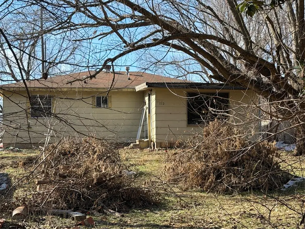 712 S Chapman Avenue, Shawnee, OK 74801 - #1