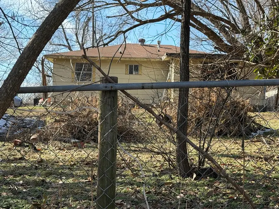 712 S Chapman Avenue, Shawnee, OK 74801 - #2