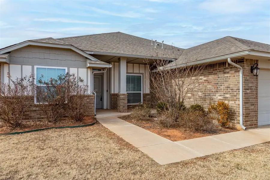 4813 Apatite Bluff Drive, Oklahoma City, OK 73179 - Image #2