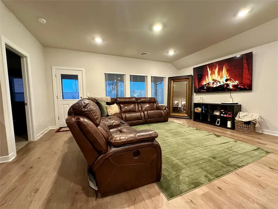 9049 NW 149th Street, Yukon, OK 73099 - Image #3