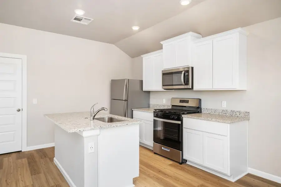 744 Luna Way, Tuttle, OK 73089 - Image #2