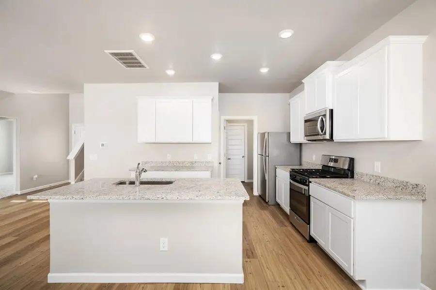 736 Luna Way, Tuttle, OK 73089 - Image #2