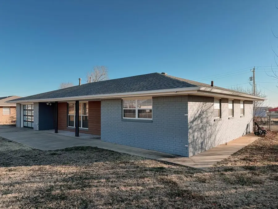 721 N Marion Avenue, Hinton, OK 73047 - Image #2