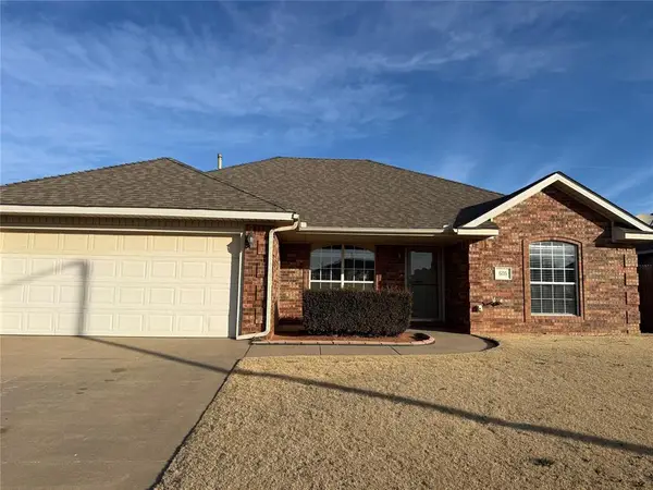 605 E Greenwood Lane, Mustang, OK 73064