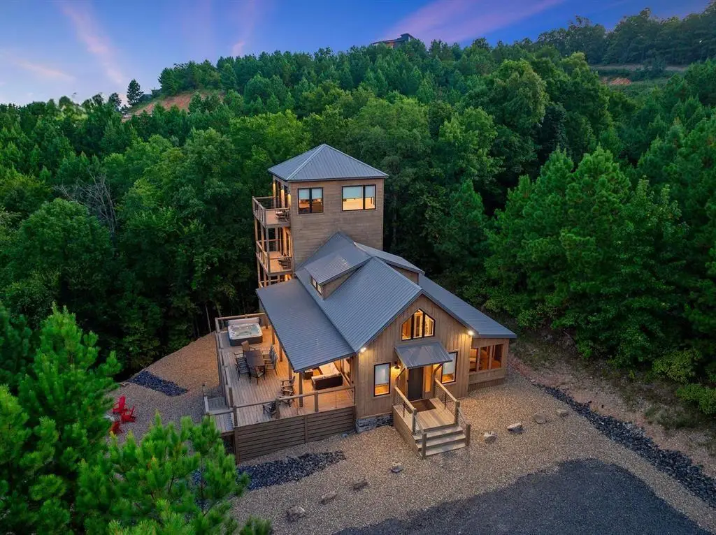 119 Gentry Oak Lane, Broken Bow, OK 74728 - Image #1