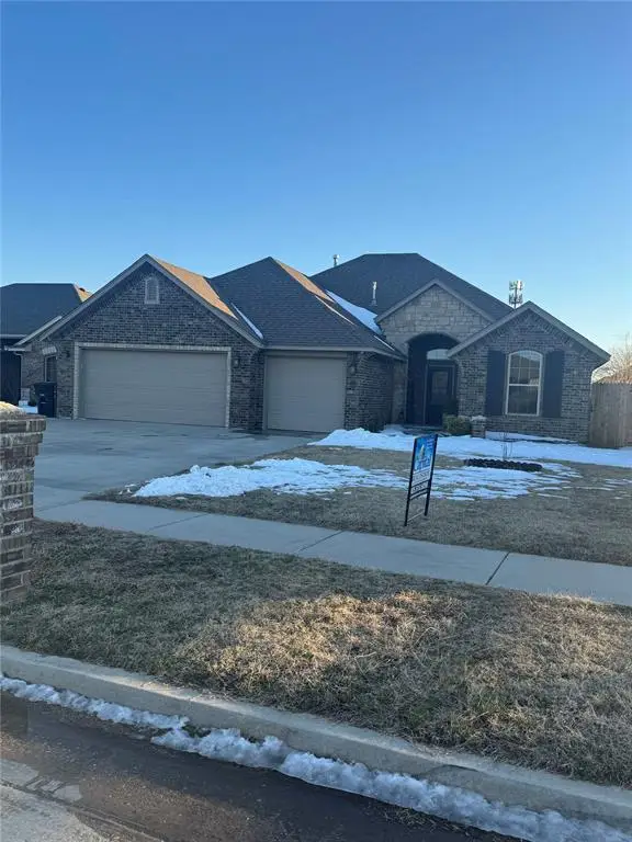 924 SW 15th Street, Moore, OK 73160 - Image #1