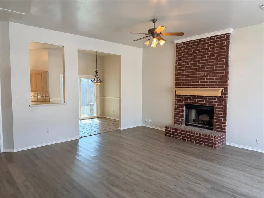 2016 Emerald Brook Court, Edmond, OK 73003 - Image #2