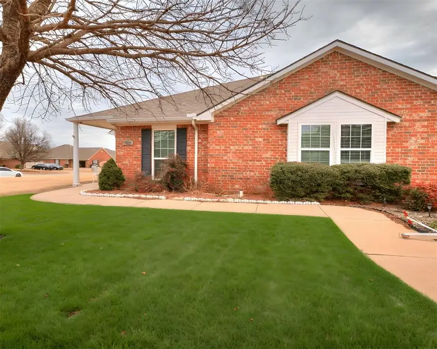 310 Glen Drive, Yukon, OK 73099 - Image #3