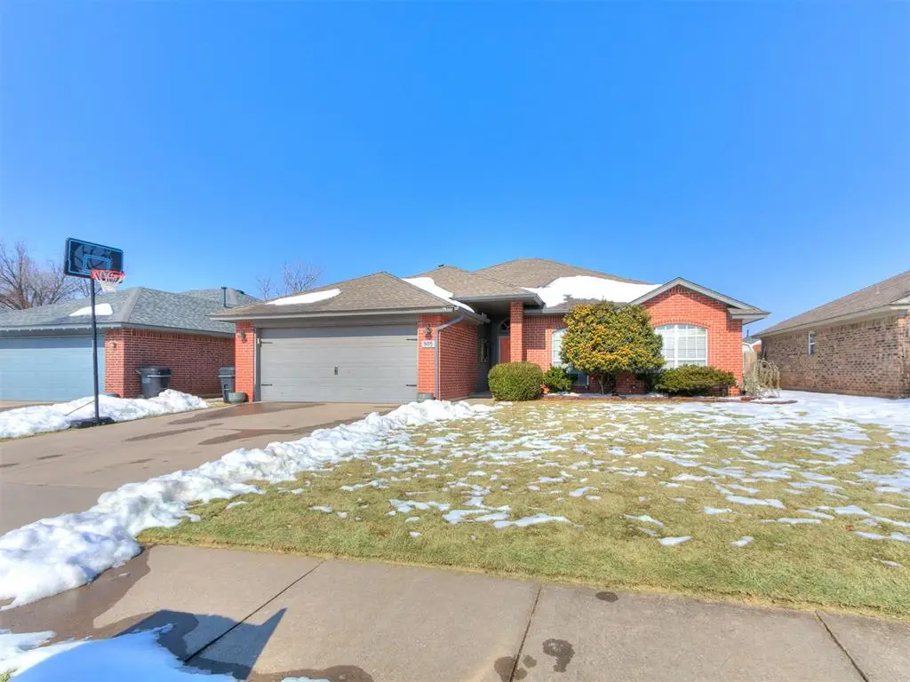 905 SE 38th Street, Moore, OK 73160 - Image #1
