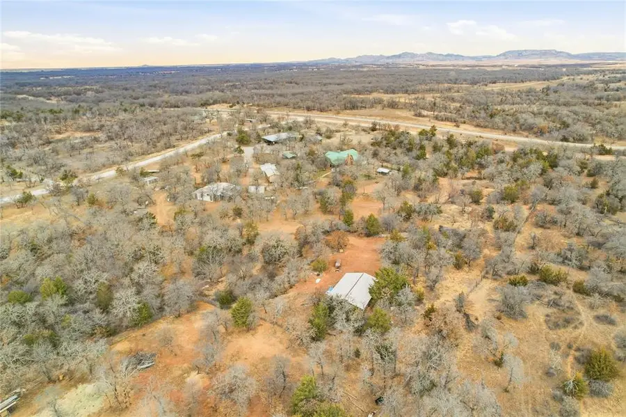 72 Hidden Oaks Drive, Indiahoma, OK 73552 - Image #2