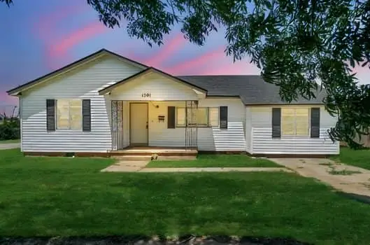 1301 N Crain Street, Altus, OK 73521 - Image #1