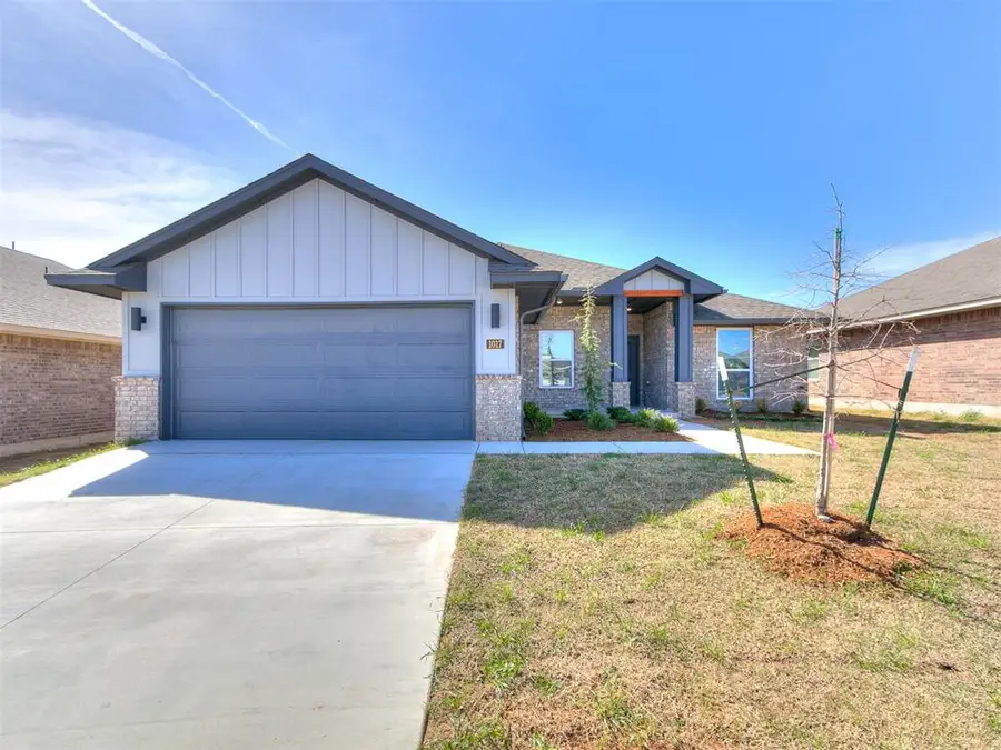 1017 Redwood Creek Drive, Yukon, OK 73099 - #2