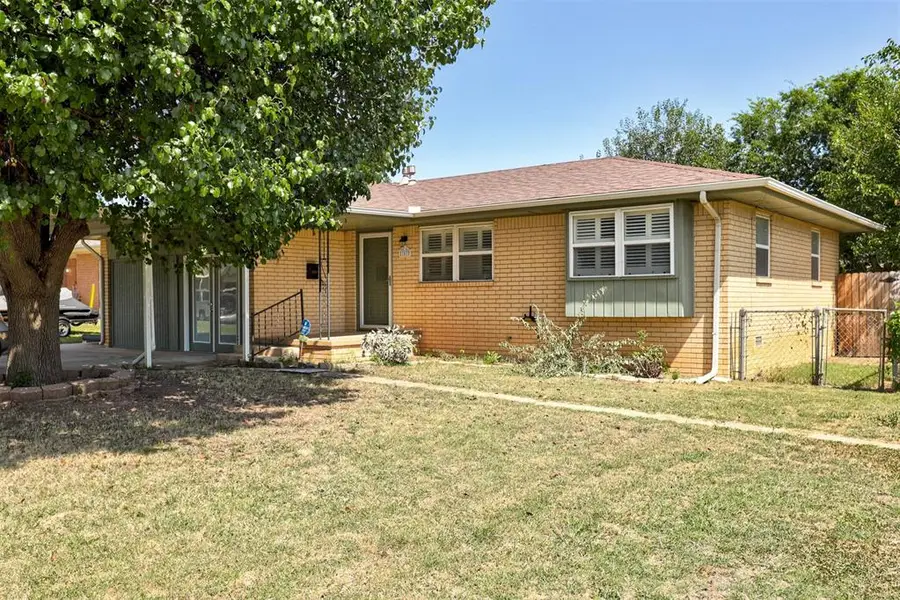 707 Crestmoor Drive, Moore, OK 73160 - Image #2
