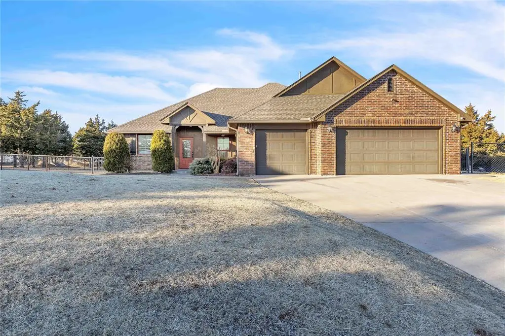 879 Crooked Oak Circle, Guthrie, OK 73044 - #1