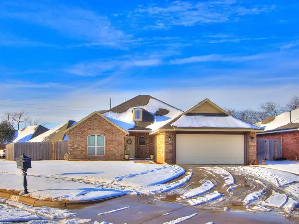 2013 Wimberley Creek Drive, Moore, OK 73160