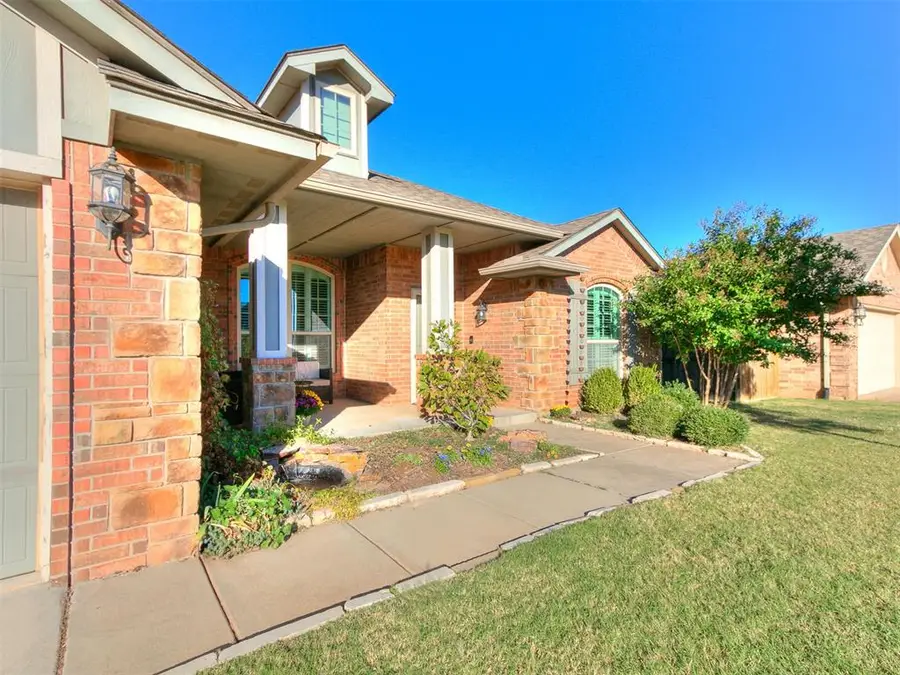 18313 Summer Grove Avenue, Edmond, OK 73012 - Image #2