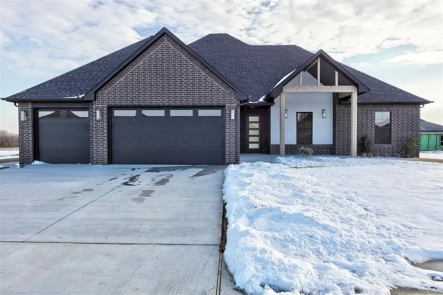 2208 W Sunset Drive, Mustang, OK 73064 - Image #2