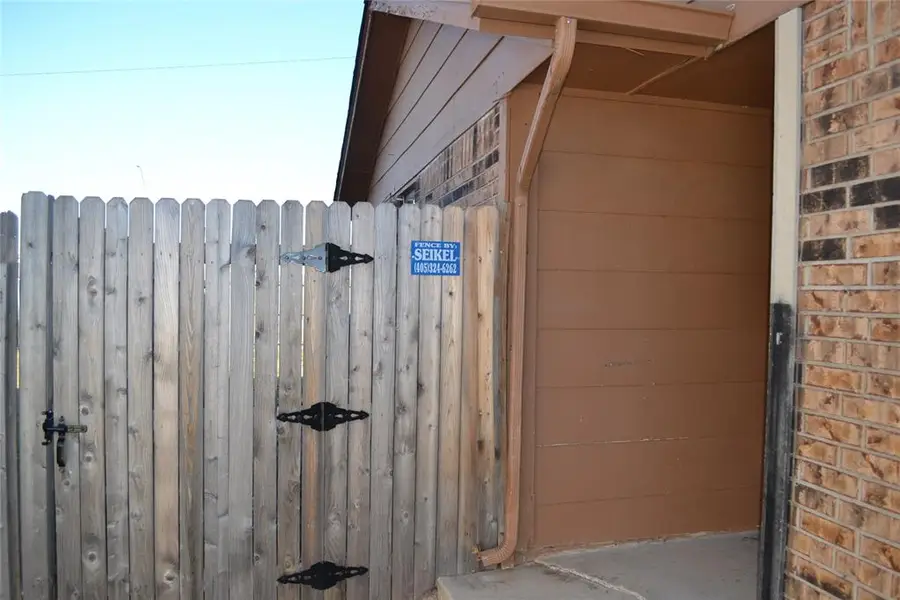 619 Peppertree Lane, Midwest City, OK 73110 - #2