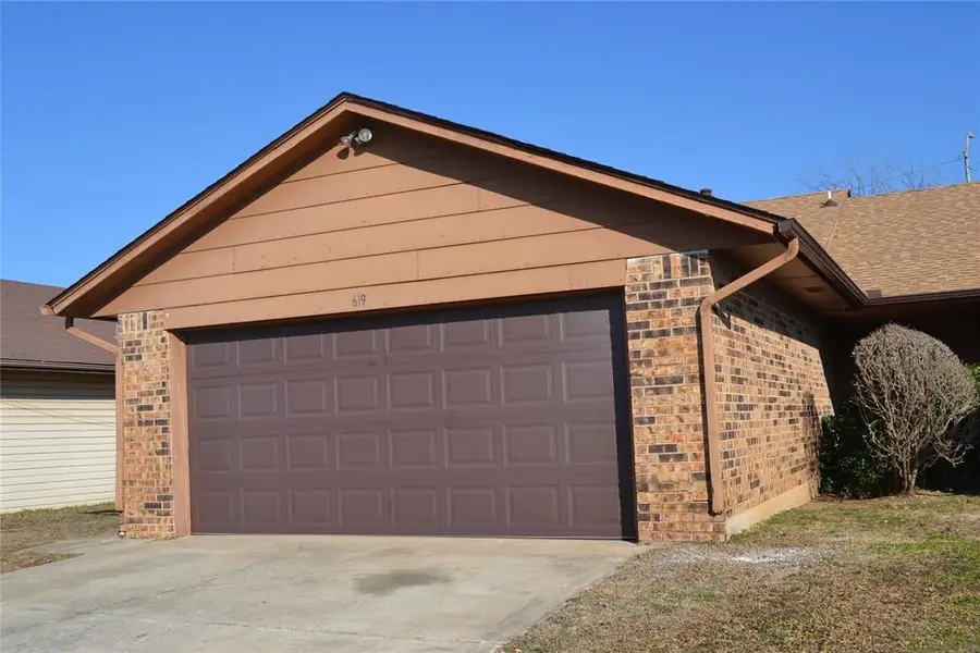 619 Peppertree Lane, Midwest City, OK 73110 - #3