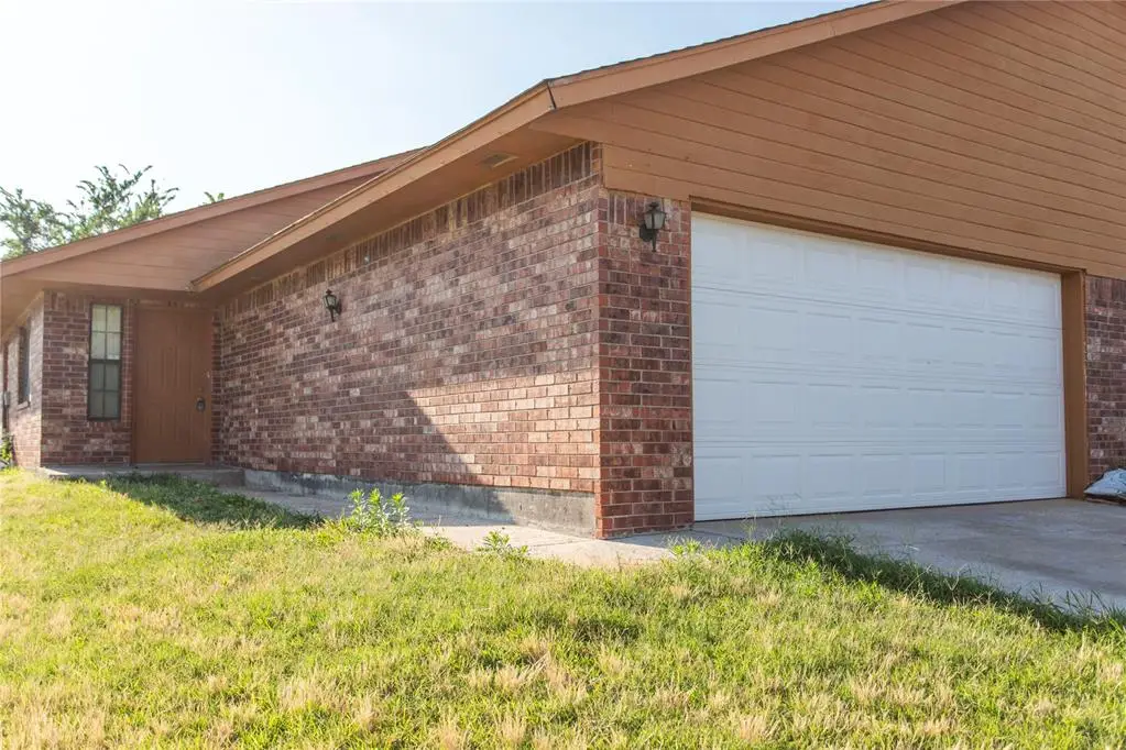 400 S Greengate Drive, Yukon, OK 73099 - Image #1