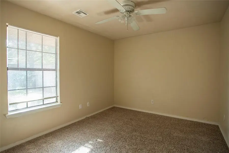 400 S Greengate Drive, Yukon, OK 73099 - Image #3