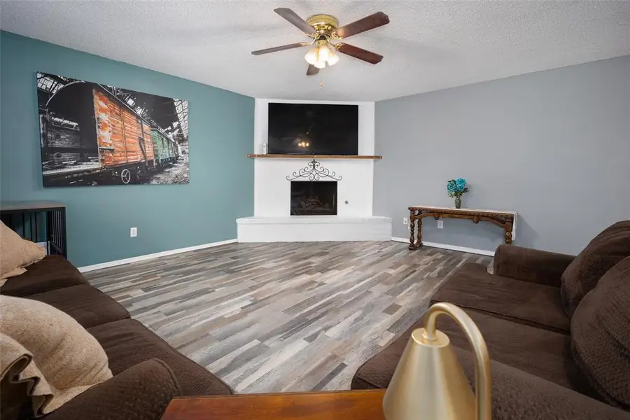 625 Champion Lane, Moore, OK 73160 - Image #2