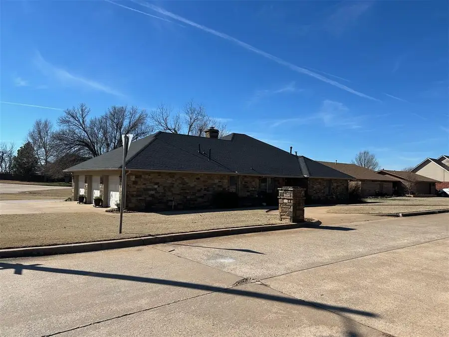 901 W Park Lane, Kingfisher, OK 73750 - #2