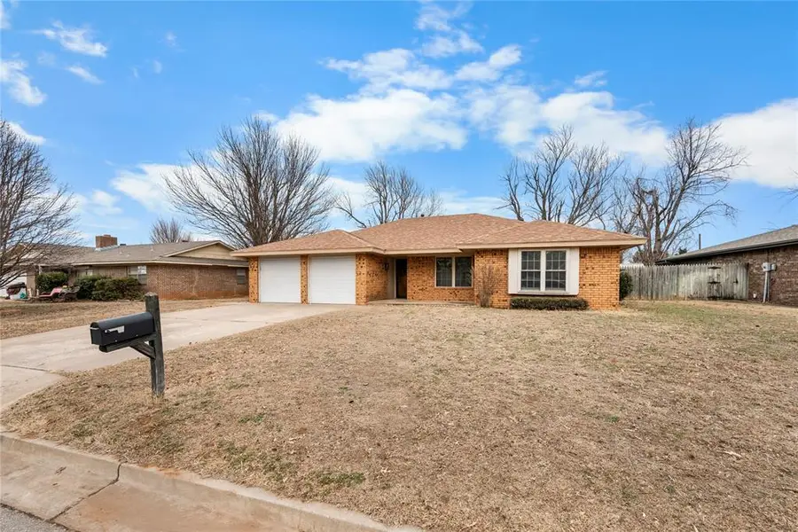 3811 S Hickory Stick Drive, Chickasha, OK 73018 - Image #2
