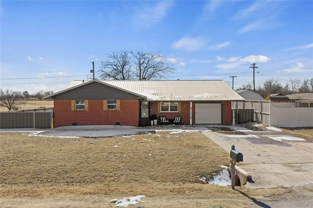 521 E Florida Avenue, Waurika, OK 73573 - #1