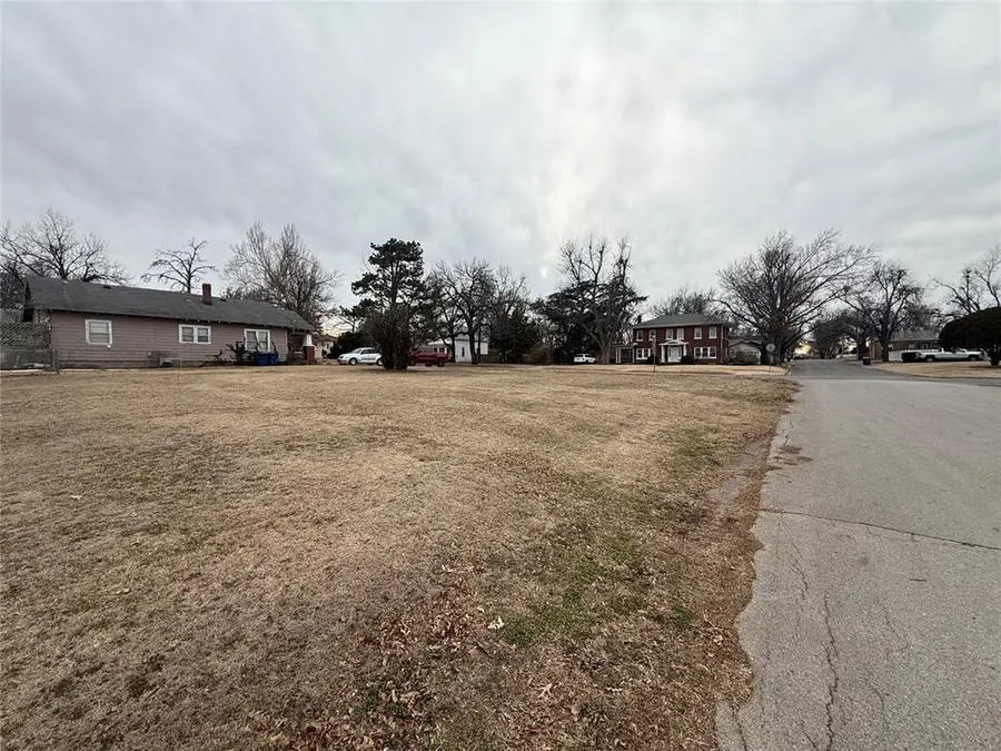 W Texas Avenue, Chickasha, OK 73018 - Image #2