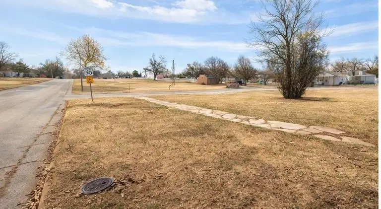 W Texas Avenue, Chickasha, OK 73018 - Image #3