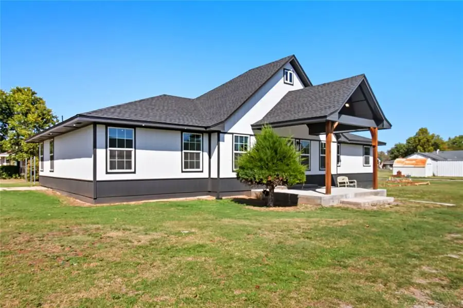 600 N Randlett, Hobart, OK 73651 - #3