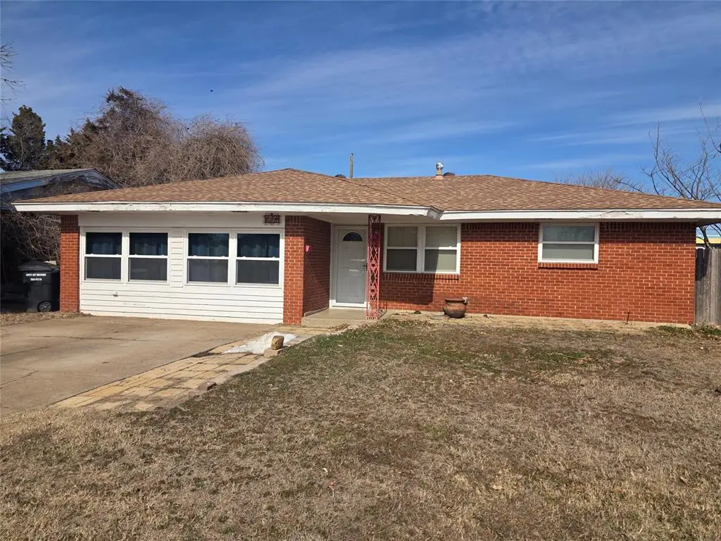 829 NW 9th Street, Moore, OK 73160 - #1