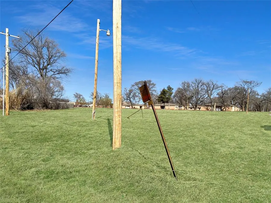 119 E Greer Avenue, Sayre, OK 73662 - Image #2