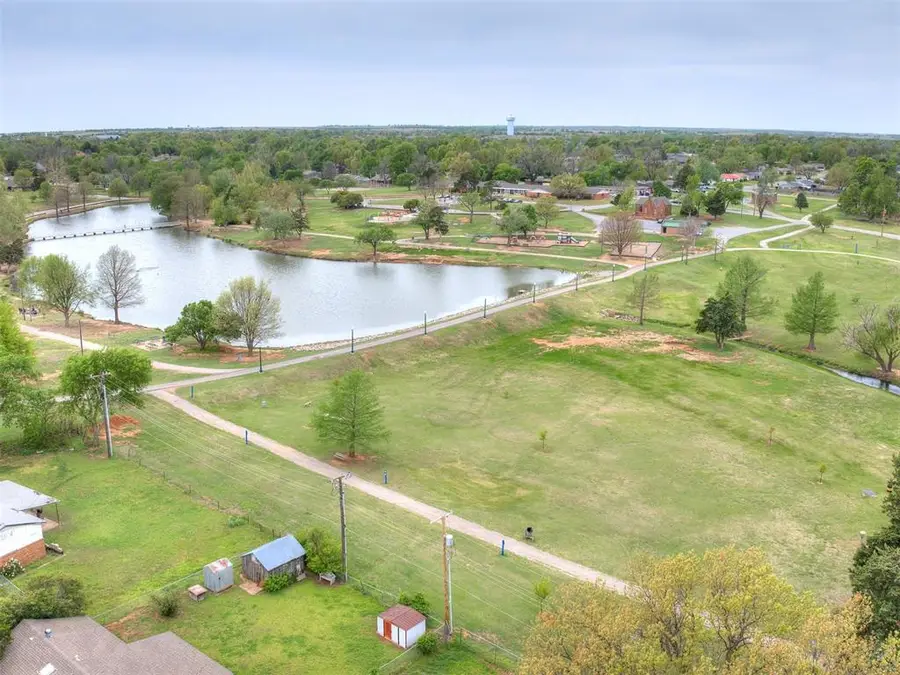 108 S 9th Street Circle, Chickasha, OK 73018 - Image #2