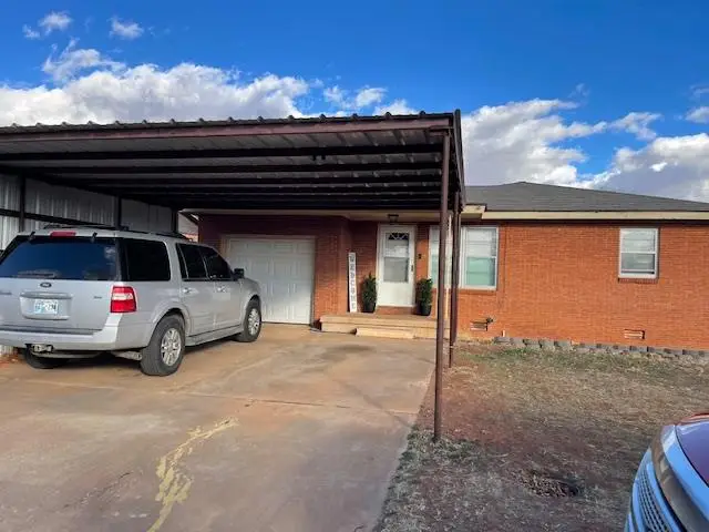 22 E Anchor Drive, Sayre, OK 73662 - Image #1
