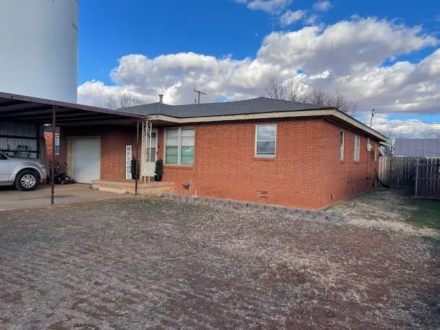22 E Anchor Drive, Sayre, OK 73662 - Image #2