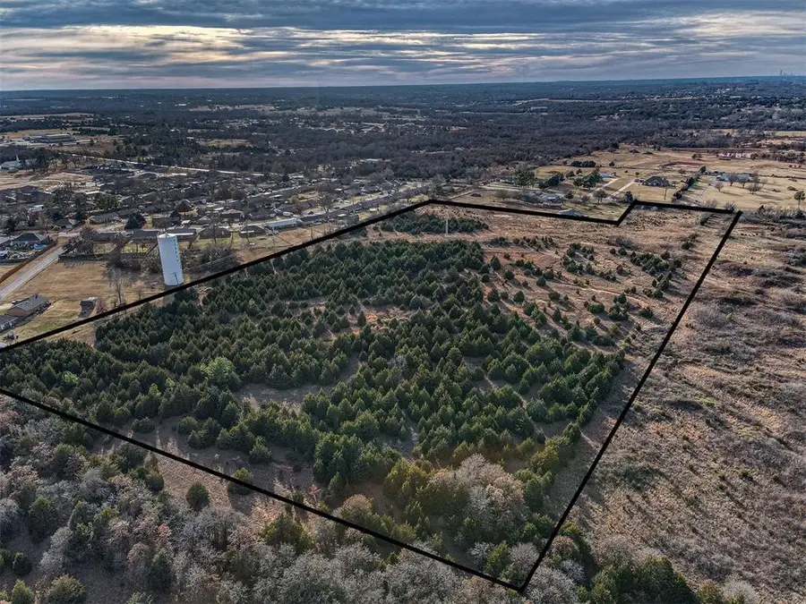 Dobbs Road, Harrah, OK 73045 - #2