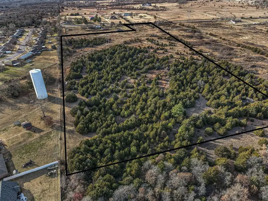 Dobbs Road, Harrah, OK 73045 - #3