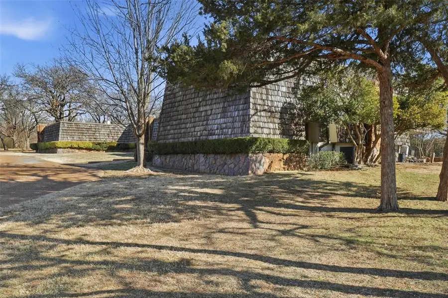 2812 Persimmon Creek Drive, Edmond, OK 73013 - #3