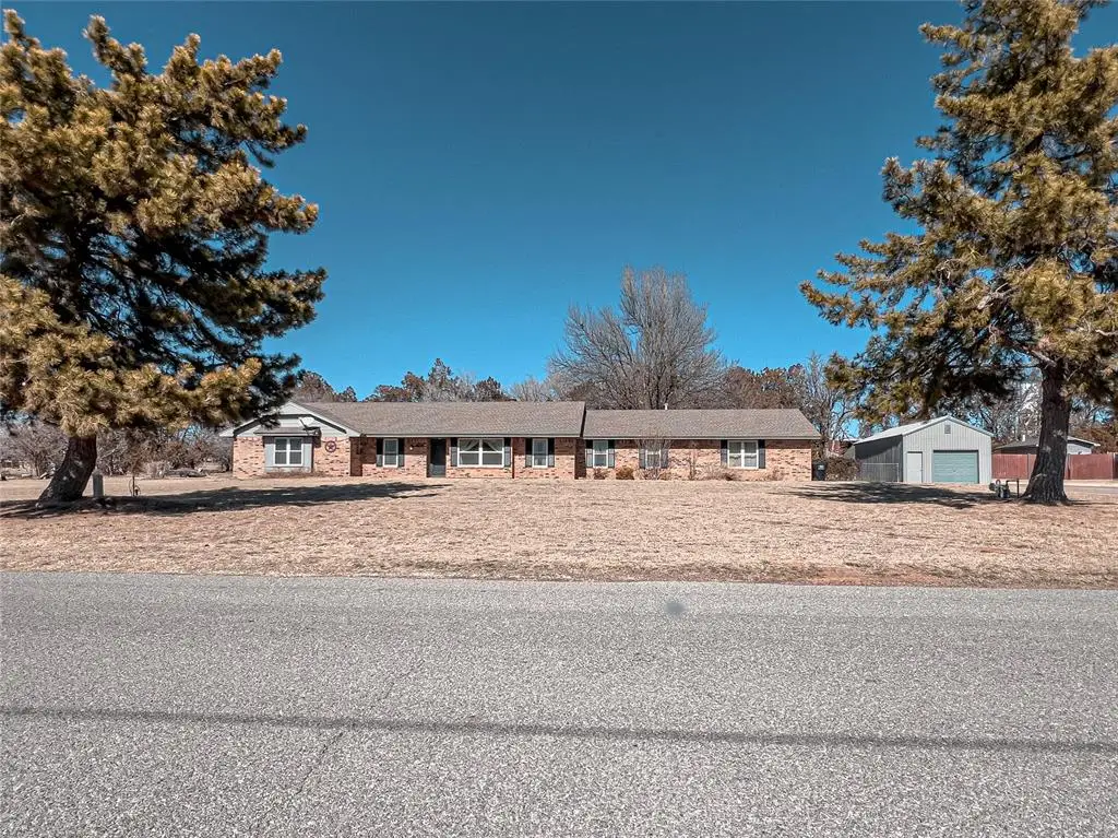 809 W Fastrunner Road, Fort Cobb, OK 73038 - Image #1