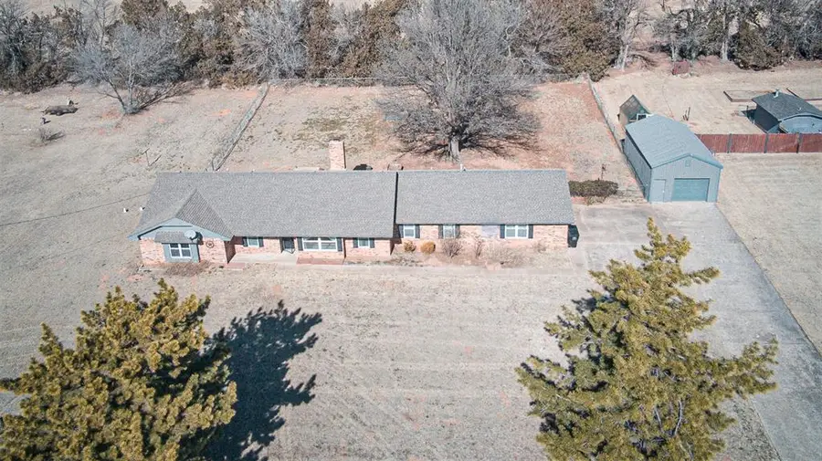 809 W Fastrunner Road, Fort Cobb, OK 73038 - Image #2