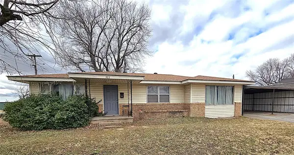 403 N Harmon Avenue, Watonga, OK 73772