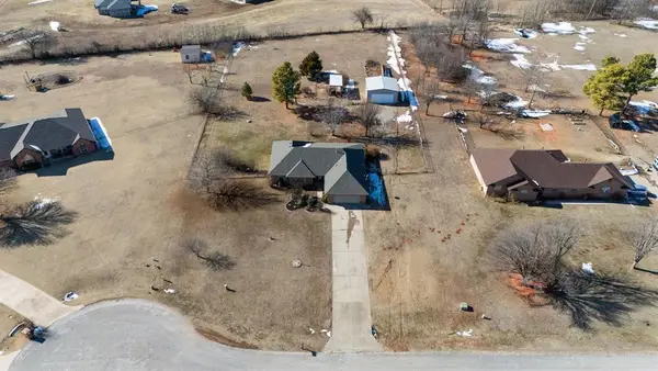 307 Willow Creek Drive, Tuttle, OK 73089