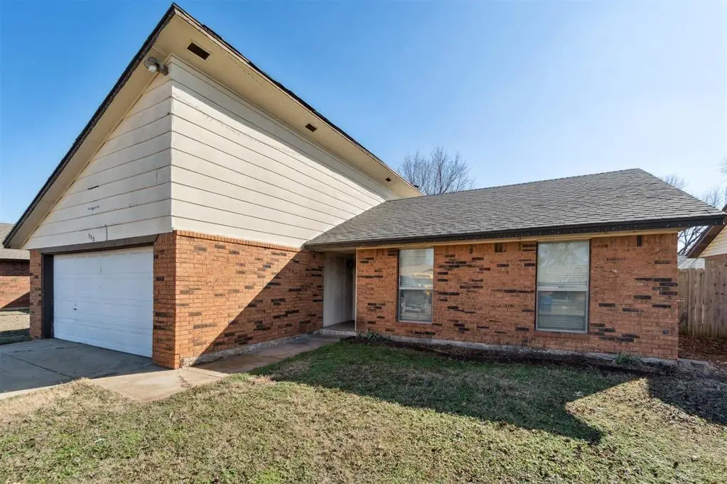 732 W Elder Drive, Mustang, OK 73064 - Image #1