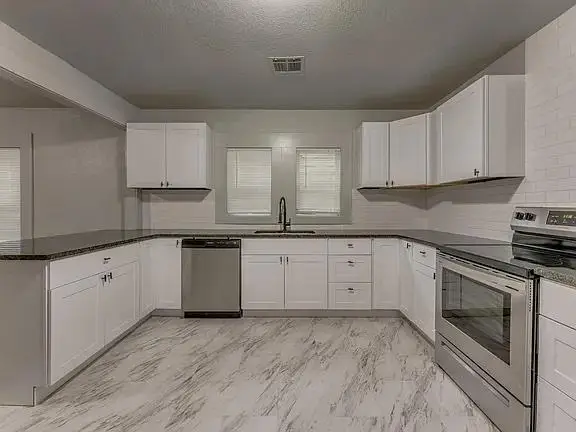 2208 NE 22nd Street, Oklahoma City, OK 73111 - #3