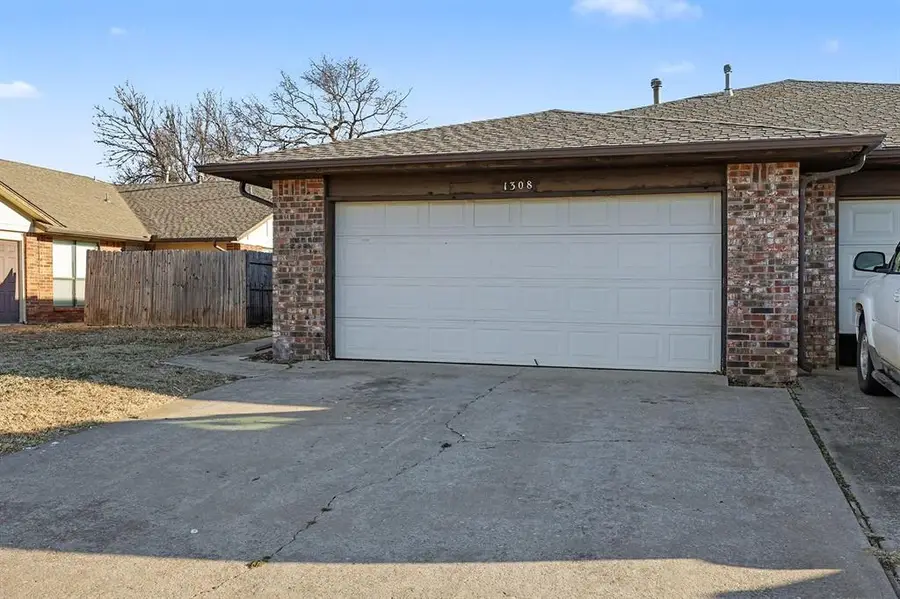 1308 Summerton Place, Yukon, OK 73099 - Image #2